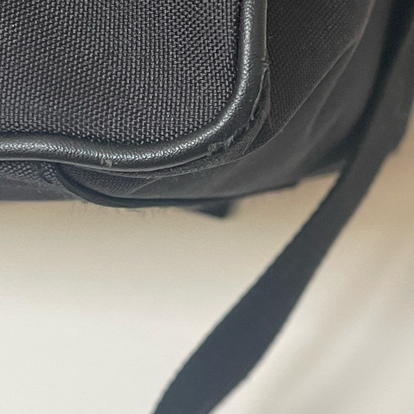 BEIS Sleek East West Tote in Black - Picture 3 of 11